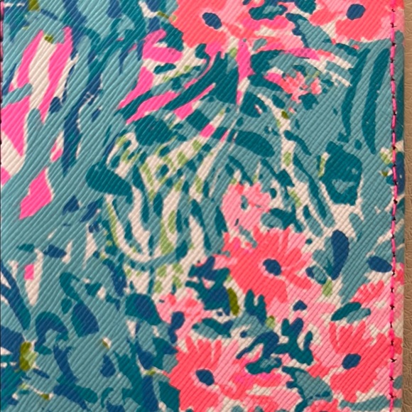 NWT Lilly Pulitzer Card Case in Fished My Wish Pattern - Picture 5 of 5